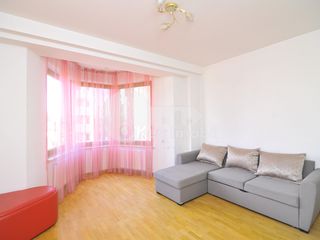 Apartament cu 4 camere, într-un complex de elită de pe bd. Ștefan cel Mare, 1100 € ! foto 1