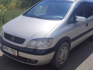 Opel Zafira foto 7