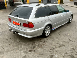 BMW 5 Series foto 4