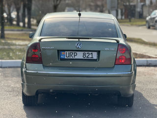 Volkswagen Passat foto 4