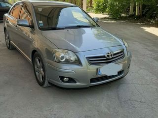 Toyota Avensis foto 7