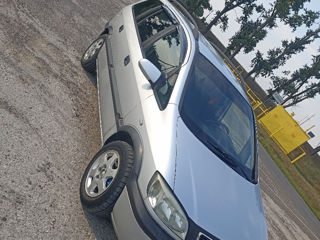 Opel Zafira foto 2