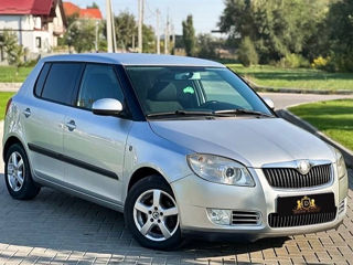 Skoda Fabia foto 2