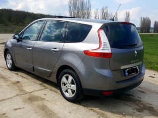 Renault Grand Scenic foto 2