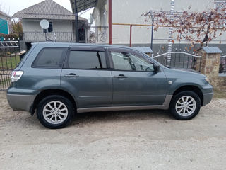 Mitsubishi Outlander foto 2