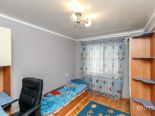 Apartament cu 4 camere, 86 m², Râșcani, Chișinău foto 3