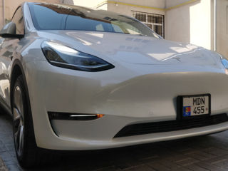 Tesla Model Y foto 3