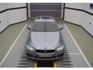 BMW 5 Series foto 14