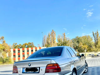 BMW 5 Series foto 4