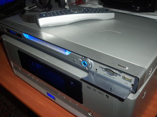 Продаю DVD BBK DV727S, Top model с USB,HDMI и карты памяти... в отличном состоянии с пультом. Торг. foto 2