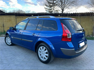 Renault Megane foto 2