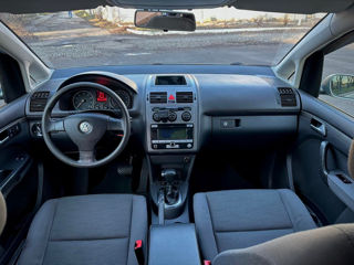 Volkswagen Touran foto 9