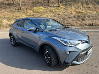 Toyota C-HR foto 2