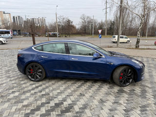 Tesla Model 3 foto 3