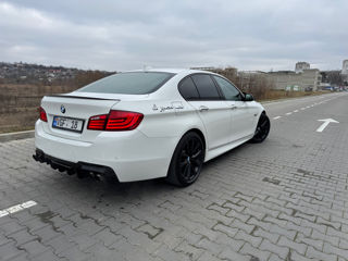 BMW 5 Series foto 4