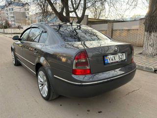 Skoda Superb foto 2