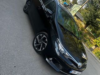 Toyota Auris foto 1