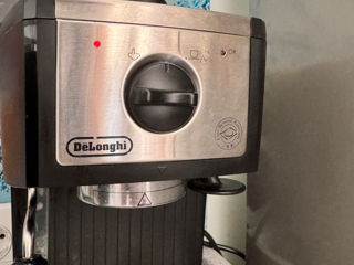 Vând Espressor delonghi EC156.B foto 3