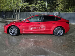 Tesla Model 3 foto 6