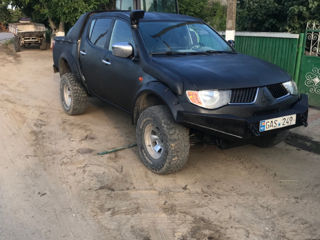 Mitsubishi L200 foto 4