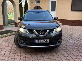 Nissan X-Trail foto 1