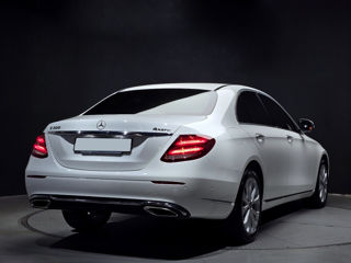 Mercedes E-Class foto 1