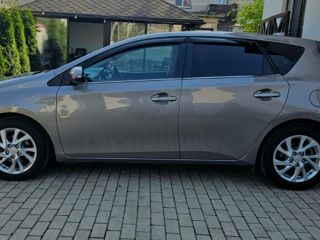 Toyota Auris foto 1