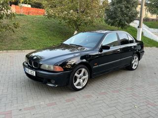 BMW 5 Series foto 1