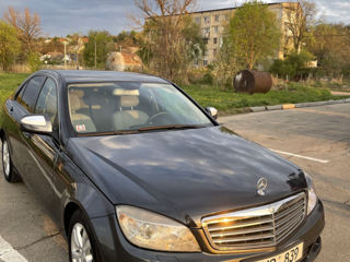 Mercedes C-Class foto 2