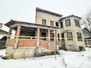 Casa nefinisată cu bazin 340 m2.Colonița.12 ari.Zona liniştită фото 1