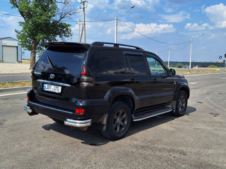 Toyota Land Cruiser Prado foto 2