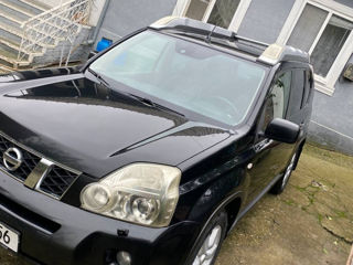 Nissan X-Trail foto 2