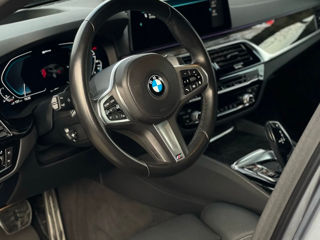 BMW 5 Series foto 10