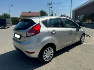 Ford Fiesta foto 9