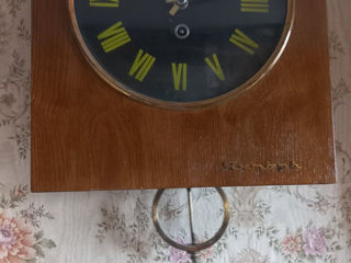 Продам настенные часы "Янтарь" - 500л