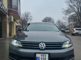 Volkswagen Jetta foto 2