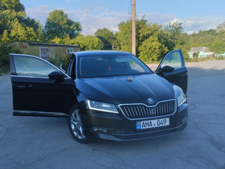 Skoda Superb foto 1