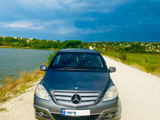 Mercedes B-Class foto 1