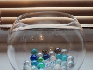 Стеклянная ваза для интерьера (с камушками) foto 4