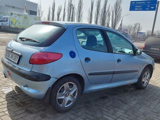 Peugeot 206 foto 1