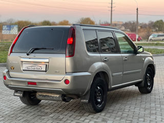 Nissan X-Trail foto 8