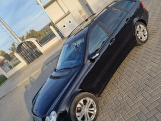 Mercedes C-Class foto 5