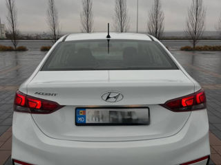 Hyundai Accent foto 6