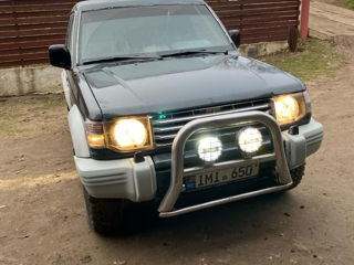 Mitsubishi Pajero foto 2