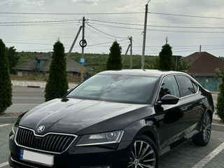 Skoda Superb foto 2