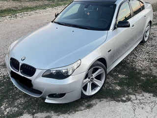 BMW 5 Series foto 3