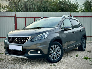 Peugeot 2008 foto 1