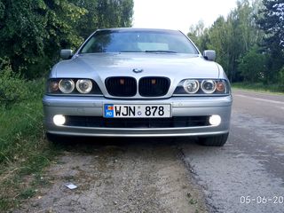 BMW 5 Series foto 6