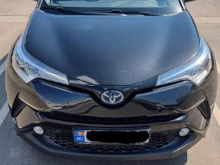 Toyota C-HR foto 2