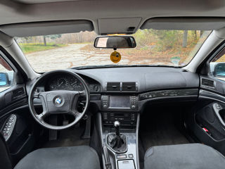 BMW 5 Series foto 8